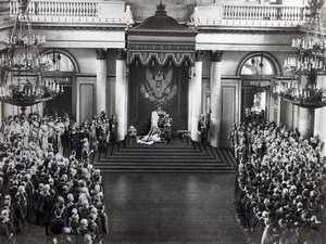 Tsaari Nikolai II puhumassa ensimmäisen duuman avajaisissa Pietarissa, Venäjällä, 27. huhtikuuta 1906 tekijältä Unbekannt