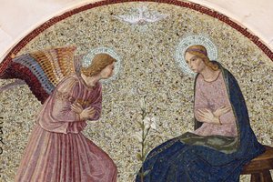 Tympanumimosaiikki, joka kuvaa Marian ilmestystä Madonna della Scalan benediktiiniläisluostarissa, Noci, Apulia, Noci, Italia tekijältä Unbekannt