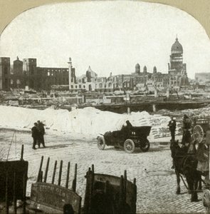 Näkymä Moulder Schoolin jakeluasemalta, jossa näkyy tonnia jauhoja jalkakäytävällä, 1906. tekijältä Unbekannt