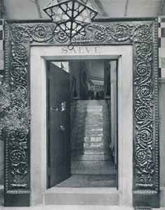 Näkymä Sir L. Alma-Tademas Studioon ulko-ovesta, 1800-luvun loppu. tekijältä Unbekannt