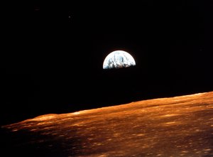 Näkymä Maasta Kuuta kiertävältä Apollo 10:ltä, 1969 tekijältä Unbekannt