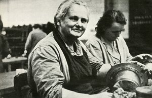 Naislentokoneiden huolto- ja korjaustyöntekijät, Etelä-Wales, toinen maailmansota, c1939-c1944 1946. tekijältä Unbekannt
