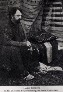 Hamlin Garland Cheyenne Teepee -elokuvassaan, joka polttaa rauhanpiippua elokuvasta A Son of the Middle Border, 1899 tekijältä Unbekannt Unbekannt