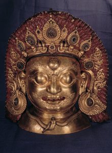 Bhairavan pää, 1600-luvun loppu (kohokupari, maalattu ja kullattu)