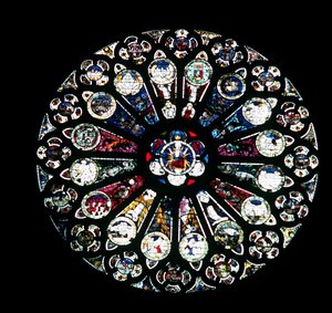 North Rose Window, 1200-luvun kivityö, 1400-luvun puolivälin lasi