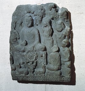 Relief "Tulevaisuuden Buddhasta" eli Bodhisattva Maitreyasta, 2. vuosisadalta jKr (kivi)