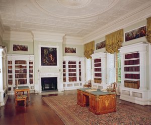 Kirjasto Adam-pöydällä, n. 1775, uusklassisessa tyylissä tekijältä Unbekannt Unbekannt