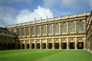 Näkymä Wren Libraryn suurelle tuomioistuimelle, Trinity Collegessa, Cambridgessa tekijältä Unbekannt Unbekannt