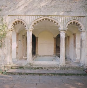 Näkymä Bath Housen ulkopuolelta, Corsham Court, Wiltshire tekijältä Unbekannt Unbekannt