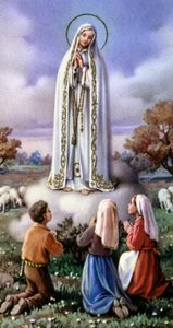 Neitsyt Marian ilmestyminen kolmelle pienelle paimenelle Fatimassa, Portugalissa (1917), n. 1920-30 (postikortti). tekijältä Unbekannter Künstler