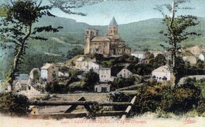 Auvergne, Puy-de-Dome (63), Saint Nectaire (Saint-Nectaire): näkymä kylään ja kirkkoon, 1800-luvun loppu - 1900-luvun alku - Postikortti tekijältä William M. Timlin