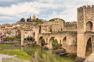 Besalu, Gironan maakunta, Katalonia, Espanja, 2018 (kuva) tekijältä Unbekannter Künstler