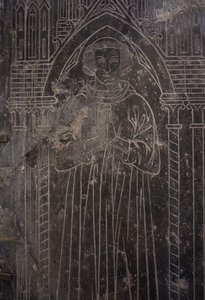 Tuomiokirkkokokoelma. Fragmentti kivilevystä. Bareljeef. Kirkon virkamies. Alkuperäkirkko (Saint-Quentin of Tournai. 1200-luvun loppu. tekijältä Unbekannter Künstler