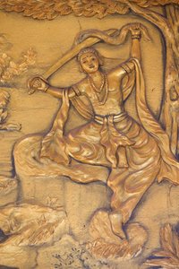 Chua Thiep Pitkä buddhalainen pagodi. Suuri Tonsure: Buddha leikkaa hiuksensa miekalla. Sitten hän vaihtoi prinssinsa vaatteet kerjäläisvaatteisiin. Sitten hän aloitti valaistumisen etsintä Thay Ninh. Vietnam tekijältä Unbekannt
