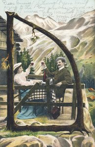 D: Mies ja nainen istuvat pöydän ääressä vuoristomökin edessä, laseja helisevät, lasi viiniä käsissään - Aakkoshahmot Ref Th. E., L. Theochrom - Serie 994. Theodor Eisman, kustantaja, Leipzig tekijältä Unbekannt