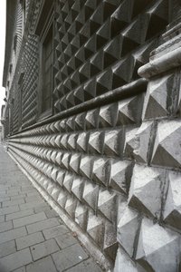 Yksityiskohta Palazzo dei Diamantin julkisivusta, Ferrara, Italia (kuva) tekijältä Benjamin Baud