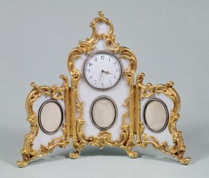 Faberge Louis XV tyylinen pöytäkello tekijältä Unbekannt