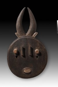 Kasvonaamio, 1800-luvun loppu - 1900-luvun alku tekijältä Unbekannt