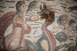 Arionin sali. Merellinen kohtaus. Meren olentoja. Nereidit ja tritonit. 3-4 vuosisata. Roomalainen huvila Casalessa, Sisiliassa. Unescon sivusto. tekijältä William M. Timlin
