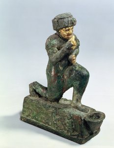 Hammurabi, Babylonin kuningas, rukoilemassa pyhän puun edessä, noin 1750 eKr. (pronssia ja kultaa) tekijältä Unbekannt