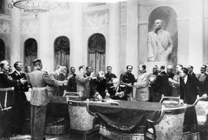 Rauhan nimissä neuvostotaiteilijoiden V, Vihtinsky, B, Zhukov, E, Levin, L, Tšernov ja L, Shmatkovin maalaus kuvaa ystävyys-, liitto- ja keskinäisen avun sopimuksen allekirjoittamista. Neuvostoliitto ja Kiinan kansa tekijältä Unbekannt