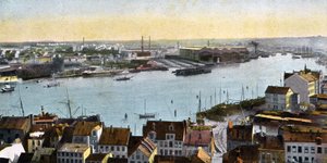 Kiel, Saksa - näkymä telakalle Nicolaikirchestä käsin tekijältä Unbekannter Künstler