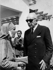 Kreikan kuningas Paavali 1. ja Kreikan prinsessa Andreas (Elizabet II:n anoppi) 18. syyskuuta tekijältä Unbekannt