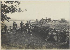 Manöövereiden konepistoolit, n. 1911 (m/v kuva) tekijältä Unbekannt