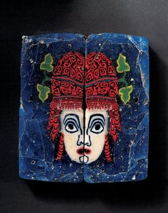 Uuden komedian mosaiikkikoriste Maenad-naamio, roomalais-egyptiläinen, noin 1. vuosisadalla eKr. tekijältä Unbekannt
