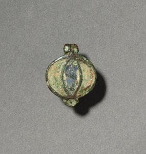 Koristeellinen rintakoru, n. 100-300 tekijältä Unbekannt