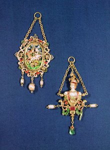 Soikea riipus jalokivi, jossa St. George surmaamassa lohikäärmettä, Pohjois-Eurooppa, n. 1600; Riipus jalokivi Minervan rintakuvan muodossa, Etelä-Saksa, n. 1570 tekijältä Unbekannt