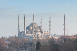 Panoraamanäkymä siniseen moskeijaan vähän ennen auringonlaskua, Istanbul, Turkki (kuva) tekijältä Unbekannter Künstler