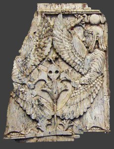 Kiltti, joka kuvaa siivellisiä olentoja, Nimrud, Mesopotamia, 8.-7. vuosisadalla eKr. tekijältä Unbekannt