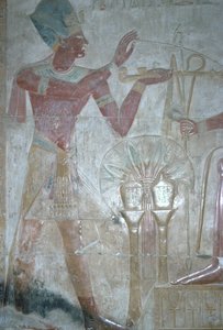 Seti I uhraamassa suitsukkeita Horukselle, Seti I:n temppeli, Egyptin uusi kuningaskunta, XIX. dynastia, noin 1318 eKr. (monivärinen kohokuvio) tekijältä Unbekannt