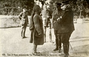 Sir Douglad Haig esittelee Pertab Singhiä Joffrelle. tekijältä Unbekannter Künstler