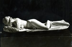 Nukkuva hermafrodiitti (marmori) (m/v kuva) tekijältä Unbekannt