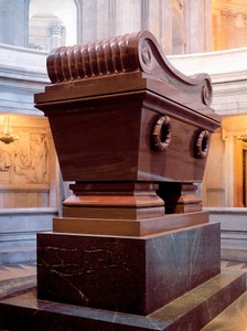 Ranskan Napoleon I Bonaparten (1769-1821) sotilasmiehen ja keisarin hauta. Pariisi. Invalidit. ©AISA/Leemage tekijältä Unbekannt