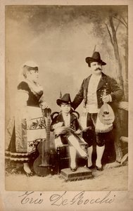 Bocchi Trio, Lombardia, n. 1880 (b/w valokuva) tekijältä Unbekannter Künstler