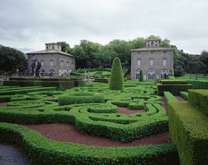 Näkymä kahdesta huvilasta ja puutarhasta, Giacomo Vignolan (1507-73) kardinaali Giovanni Francesco Gambaralle suunnittelema 1568 (kuva) tekijältä Unbekannt