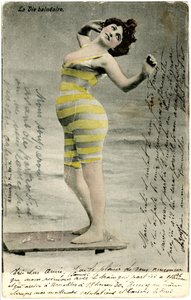 Nainen uimapuvuissa, c. 1900-luvun alku (postikortti)