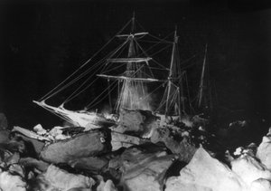 Keisarillinen Trans-Antarktisretkikunta: Endurance juuttui tiukasti kiinni, 1914-17 (kuva)