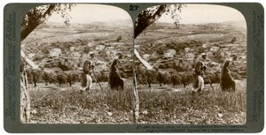 Betania, nähtynä Öljymäen itärinteeltä Palestiinassa, 1899. tekijältä Underwood and Underwood
