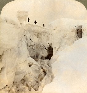 Laskeutuminen Mt. Blancille – valtavat halkeamat lähellä huippua, Alpit, 1901. tekijältä Underwood and Underwood