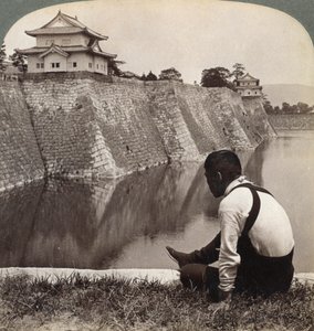 Ylpeiden shogunien feodaalinen linna Osaka, Japani, 1904 tekijältä Underwood and Underwood
