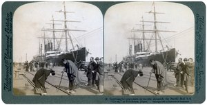 Tervehdys uusille tulokkaille Pacific Mail SS China -laiturilla, Yokohama, Japani, 1904. tekijältä Underwood and Underwood