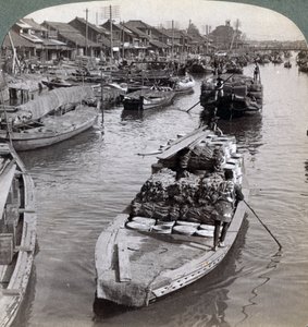 Katse länteen Nihon bashi -sillalta, kohti Tokion keskustaa, Japani, 1904 tekijältä Underwood and Underwood