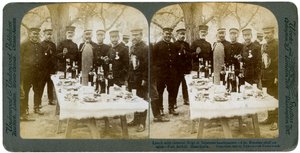 Lounas kenraali Nogin kanssa Japanin päämajassa, Port Arthurissa, Manchuriassa, 1904. tekijältä Underwood and Underwood