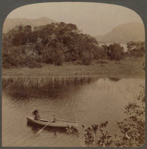 Kauniin Killarneyn yläjärvellä Irlannissa, 1901. tekijältä Underwood and Underwood