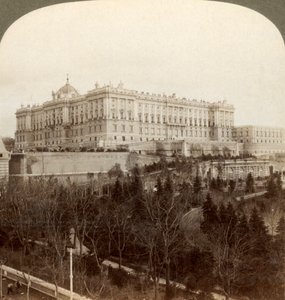 Vaikuttava kuninkaallinen palatsi ja Royal Park Campo del Moro...Madrid, Espanja, 1902. tekijältä Underwood and Underwood