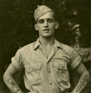 Tatuoitu amerikkalainen sotilas, n. 1941 tekijältä Unknown